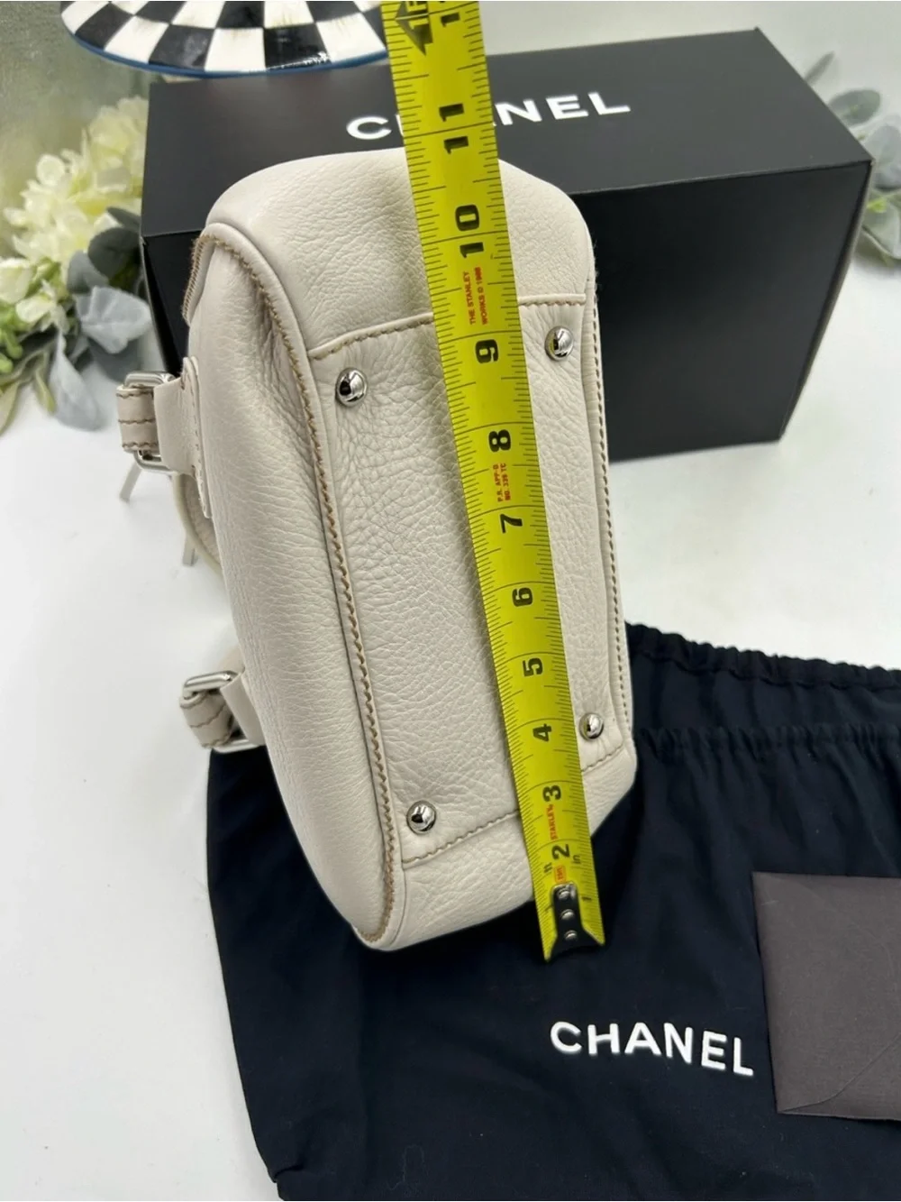 Women Chanel, LAX Cream pebbled grain leather bowler bag series 8 made in Italy
